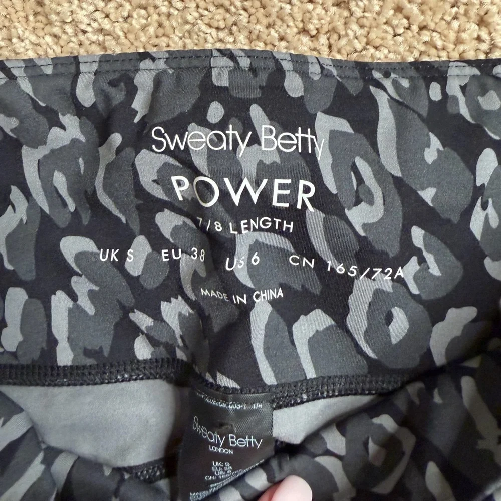 Sweaty Betty Power‎ 7/8 Leggings Gray Leopard Print High Rise Gym Yoga Size 6